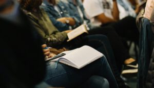 Directivos en una mentoría de liderazgo de Alain Manzano