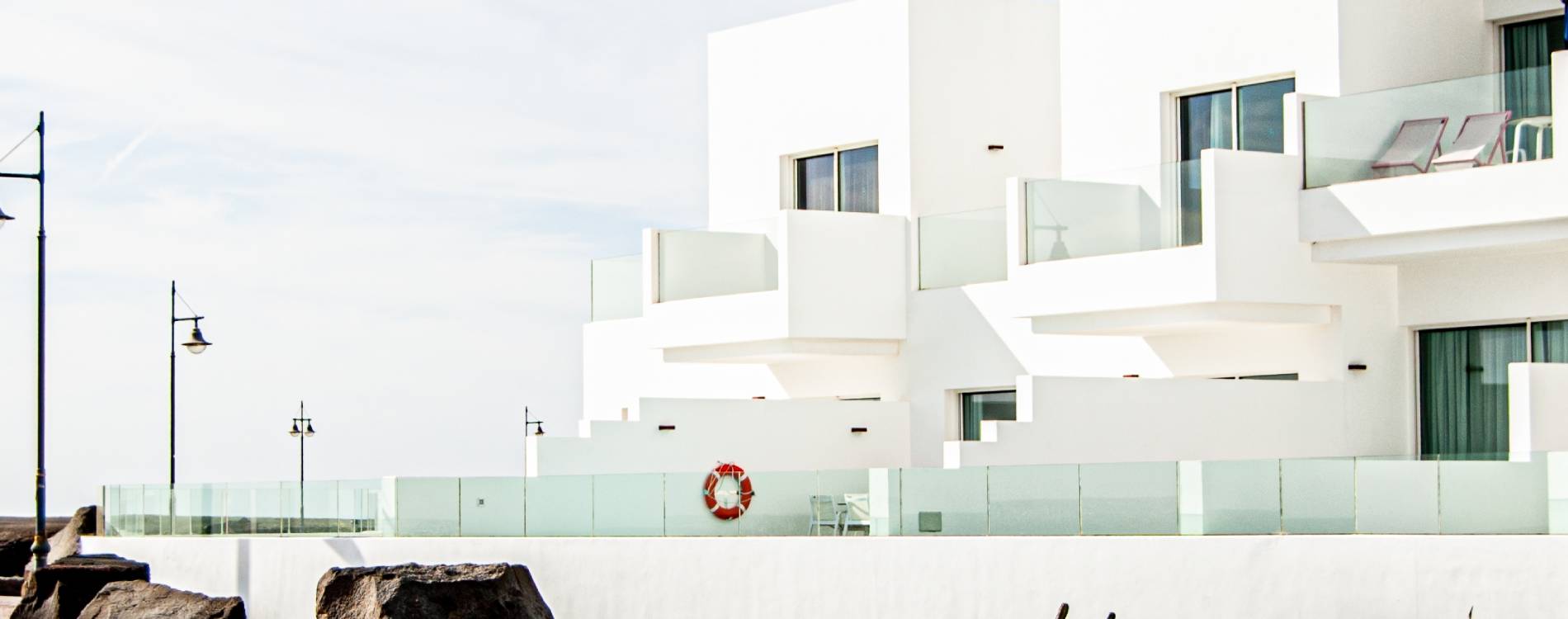 Complejo de apartamentos de lujo y activos inmobiliarios modernos para inversión empresarial estratégica en 2026